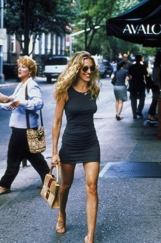 best carrie bradshaw looks according to alley girl 10