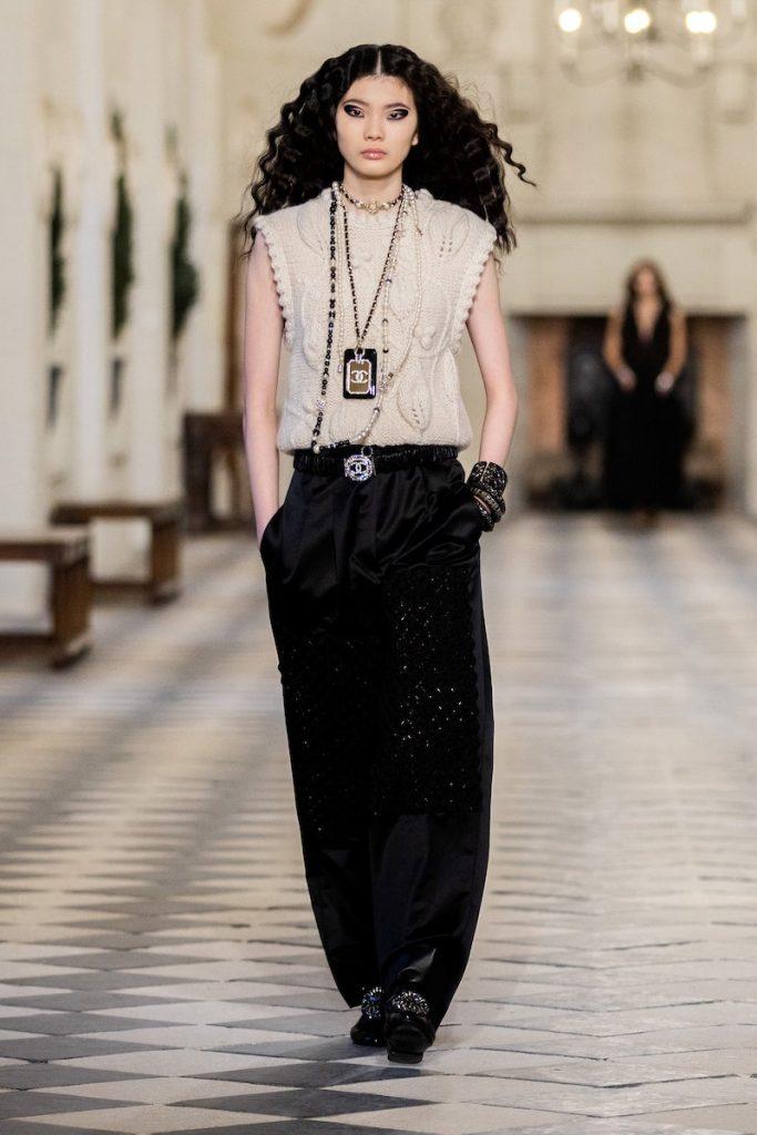 Chanel Métiers dArt 2021 Collection pearl necklace