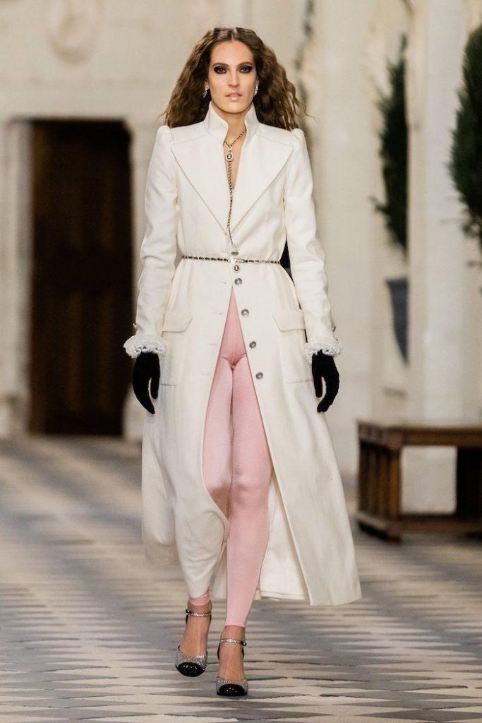 Chanel Métiers dArt 2021 white long coat
