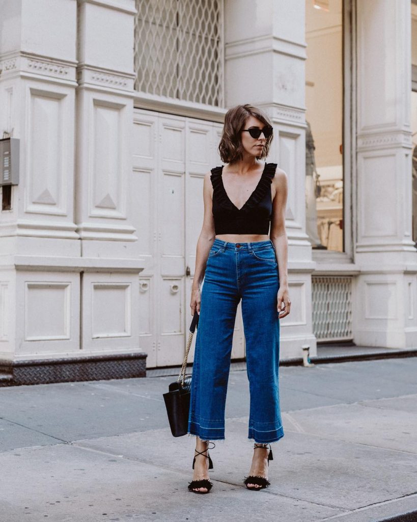 ketchem simple black top with jeans outfits