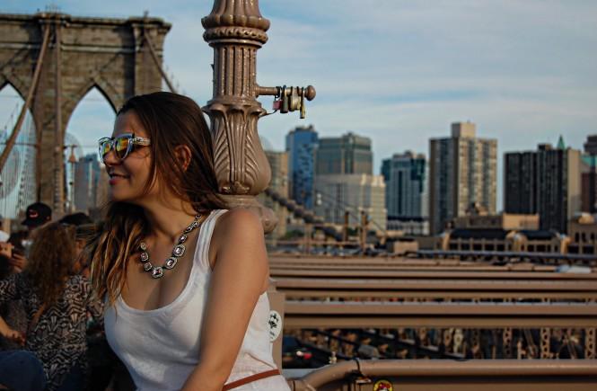 new york guide brooklyn dumbo alley girl16