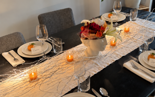 minimal thanksgiving tablescape